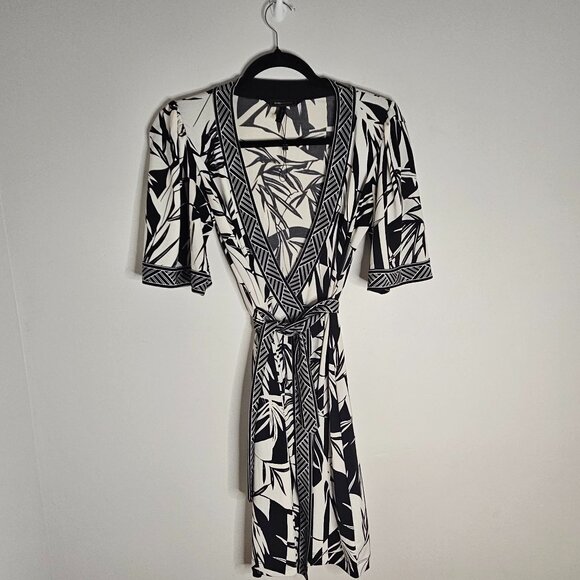 BCBG Max Azria Wrap Dress XS - Picture 2 of 9